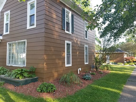 3rd image of 212 W Columbia St