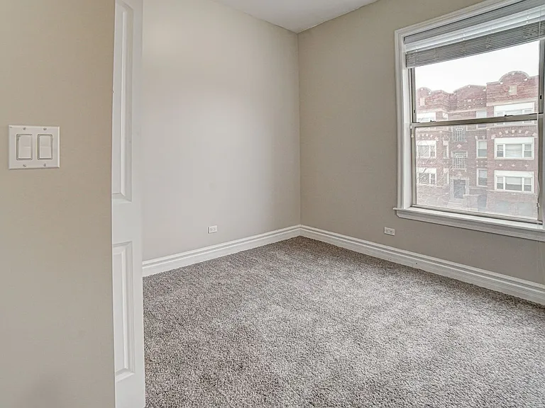 4858 S Prairie Ave #2A — Photo 12