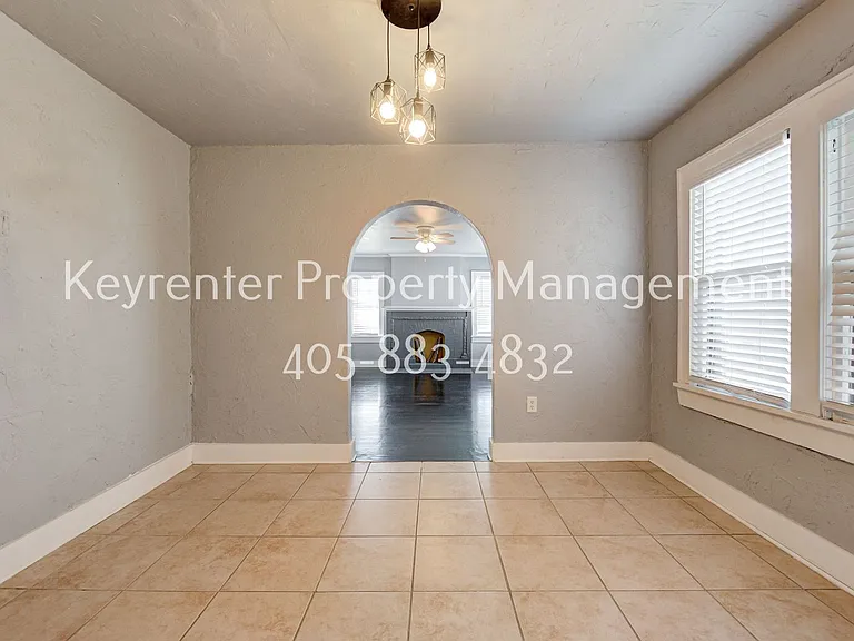 1123 NW 30th St — Photo 11