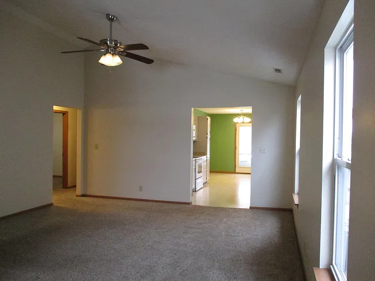4022 Homerton St — Photo 2