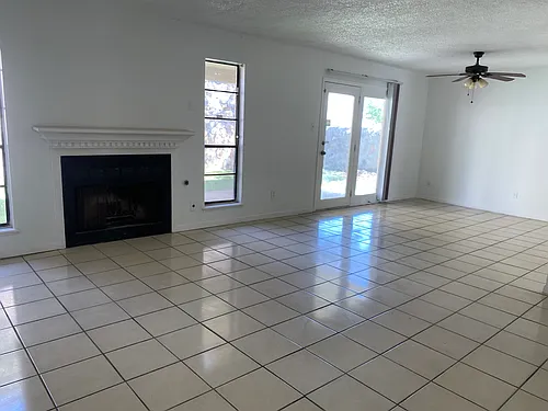 700 La Chapa Ave Photo 1