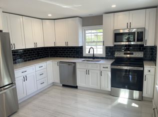 306 Greenwood St, Worcester, MA 01607