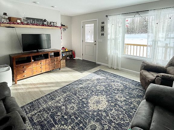 3rd image of 11932 E Three Mile Rd