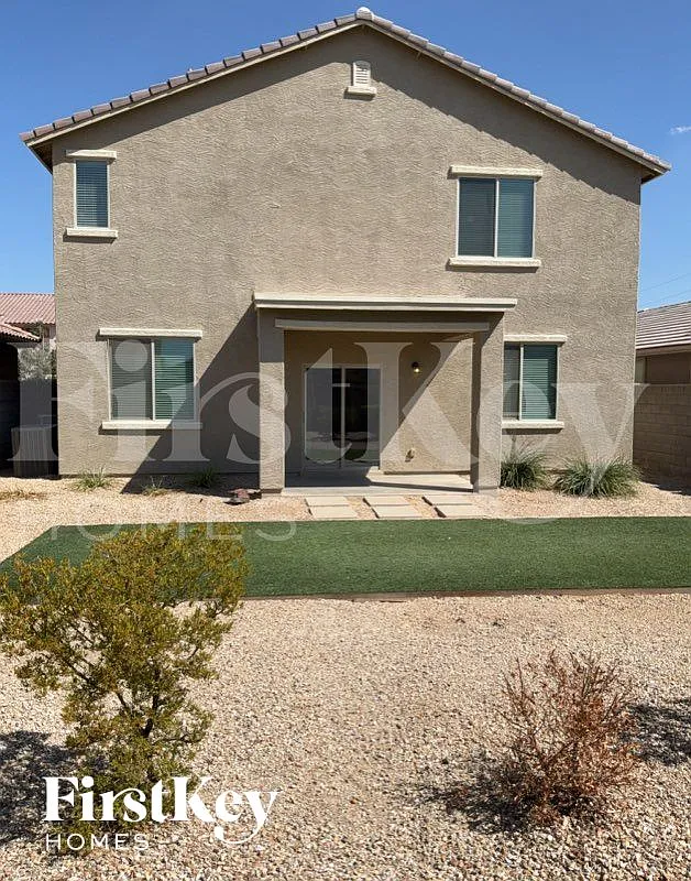 5 bed, 2.5 bath, 2624 sqft, $3,295 — Photo 3