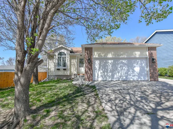 2707 NW 8th St, Lincoln, NE 68521