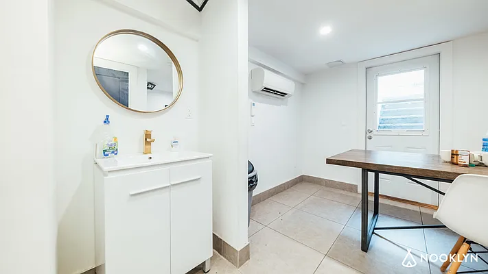 Rented by Nooklyn NYC LLC | media 35