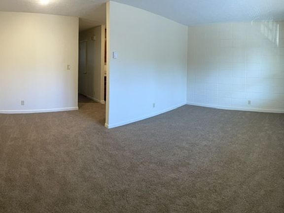 3rd image of 335 Audubon Dr APT 18-B
