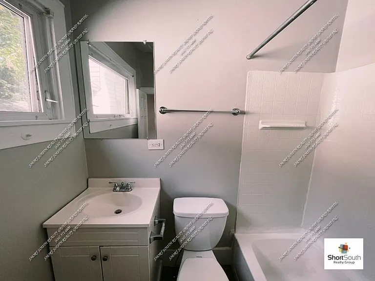812 California St NW — Photo 5