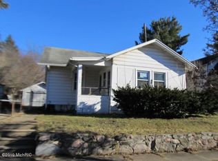 109 Wood St, Three Rivers, MI 49093
