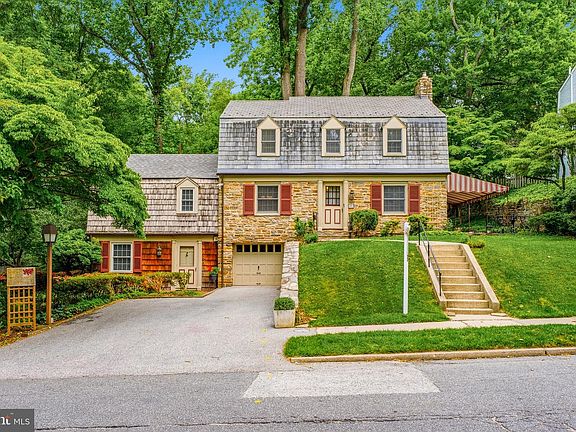 2nd image of 302 Dixie Dr