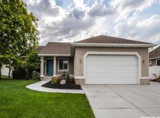 915 S Teal Rd, Saratoga Springs, UT 84045