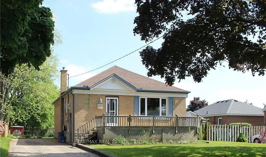 3 bed, $2,400 — Photo 1