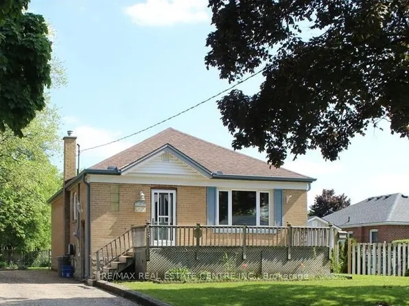 15 Chelsea Rd, Kitchener, ON N2B 1H7