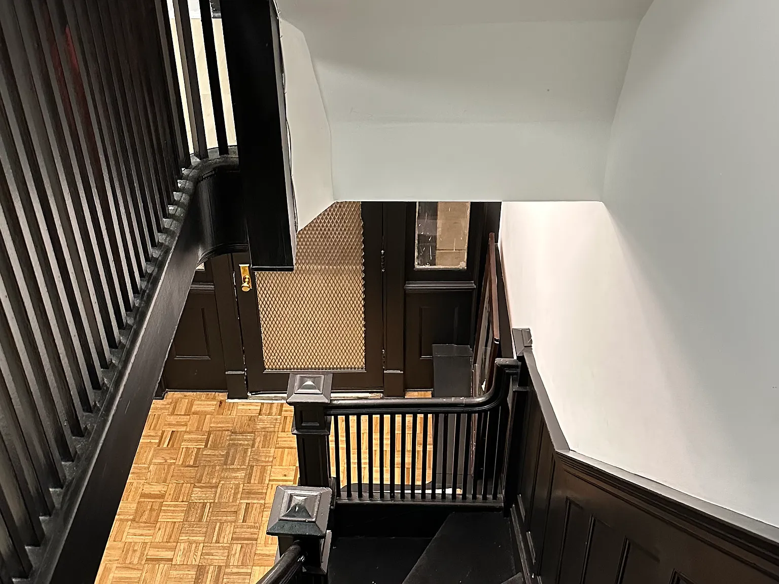 Private Room Shared Kitchen and Bathroom in Renovated Crown Heights Brownstone — Photo 2