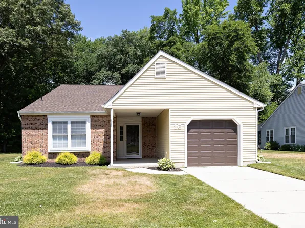 16 Kelly Dr, Deptford, NJ 08096