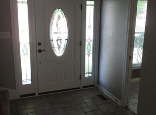 19W011 Avenue Normandy E, Oak Brook, IL 60523