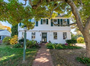38 Chapel Dr, New London, CT 06320