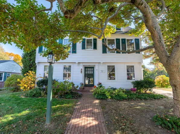 38 Chapel Drive, New London, CT 06320