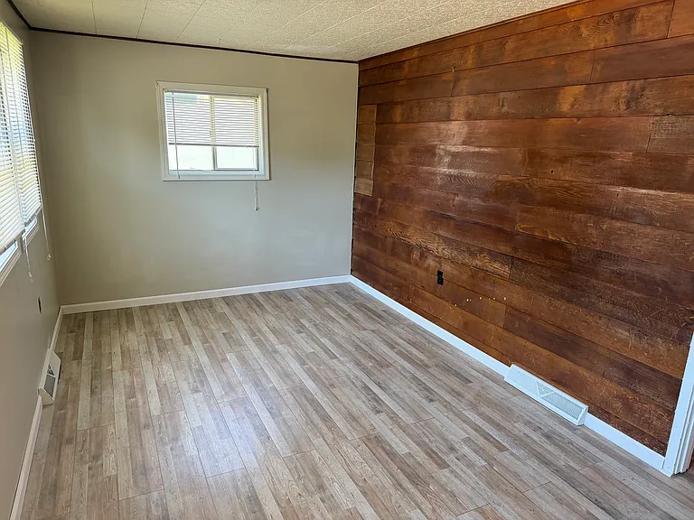 210 Beech St — Photo 8