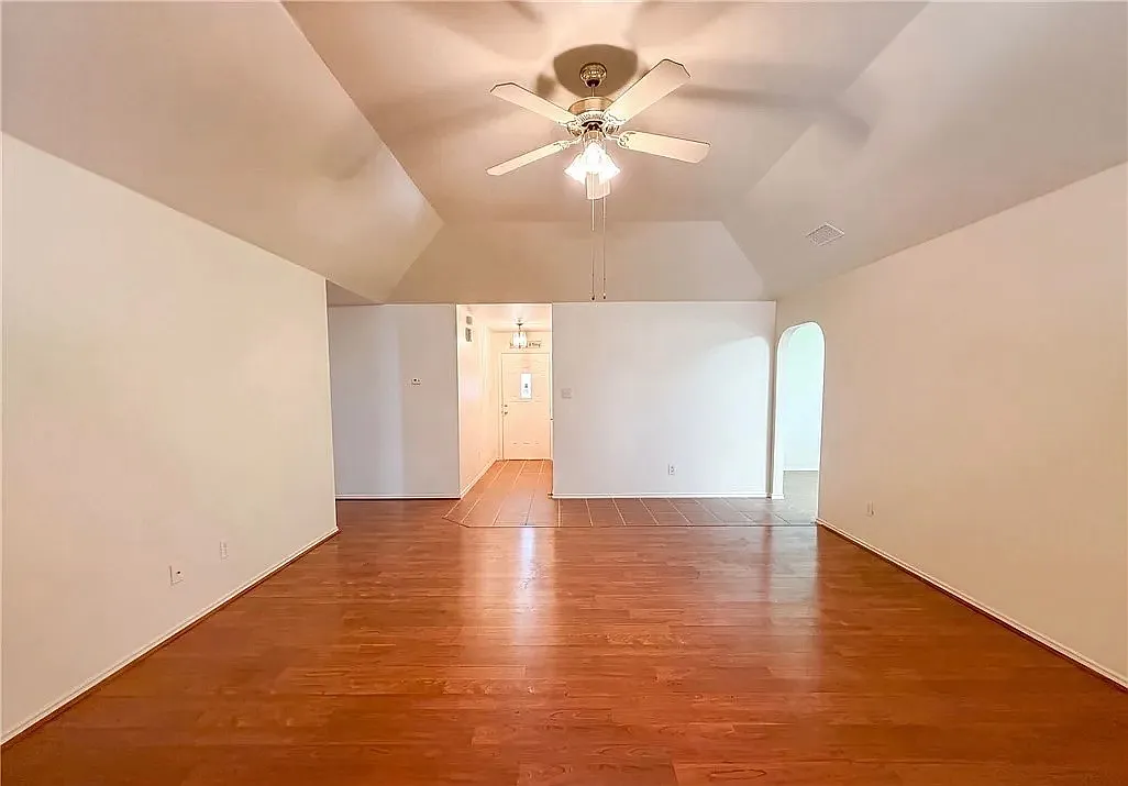 4 bed, 2163 sqft, $1,710 — Photo 1