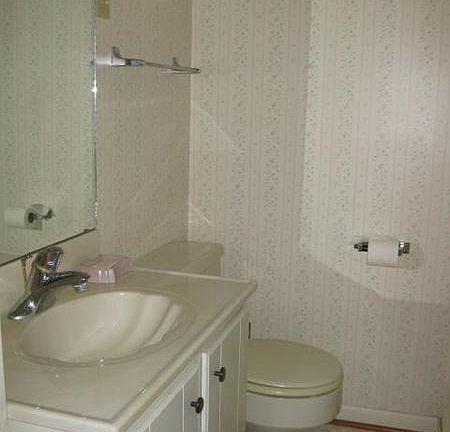 5th image of 260 Gunn Ave