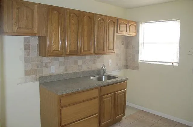 73 NE 7th Ct #3 — Photo 11