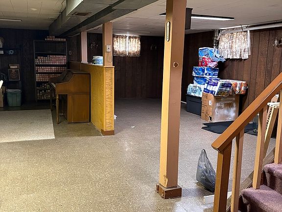 5th image of 605 Pyott Rd