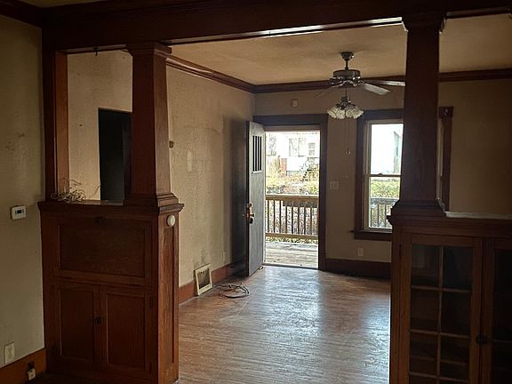 5th image of 1100 W Nowland Ave