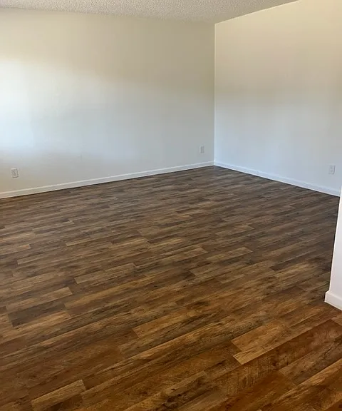1223 N Dysart Rd #15 — Photo 3