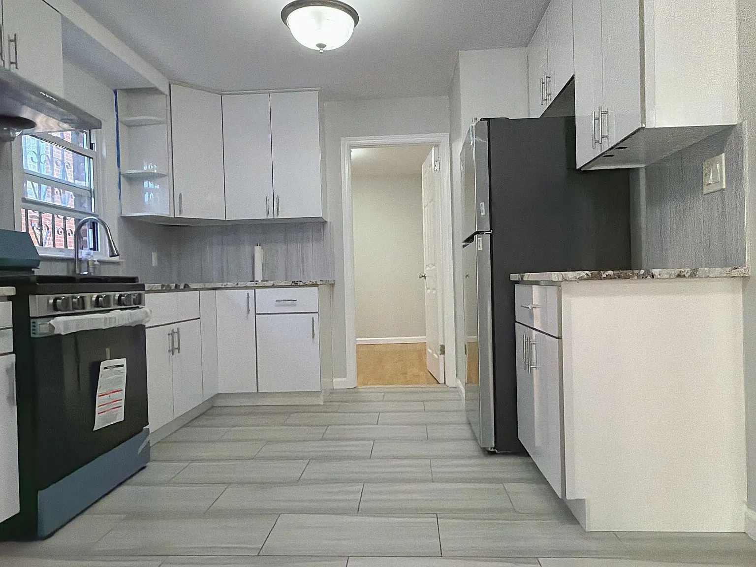 2 bed, 800 sqft, $2,550 — Photo 2