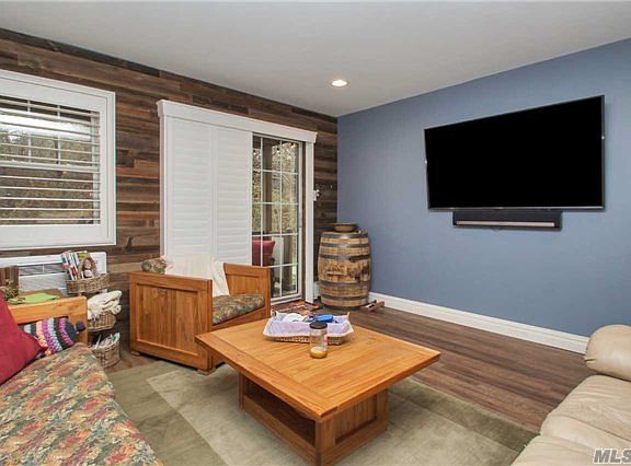 3rd image of 21 Glen Hollow Dr APT G18