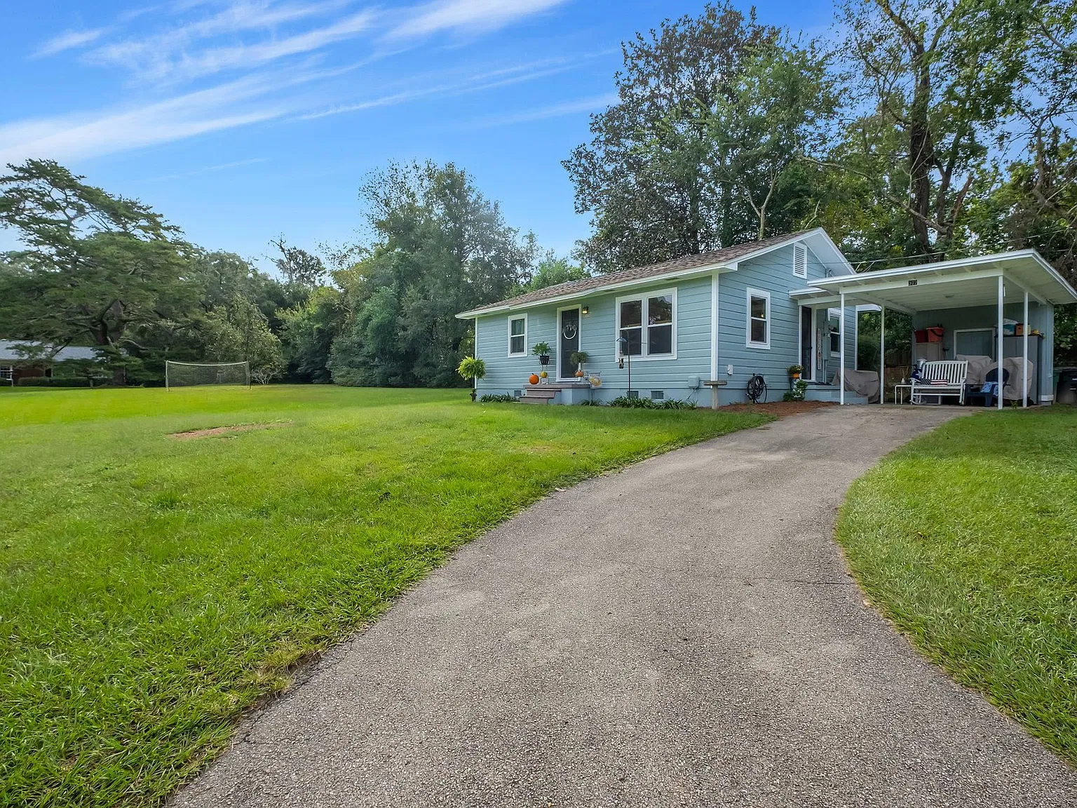 2 bed, 840 sqft, $1,300 — Photo 2