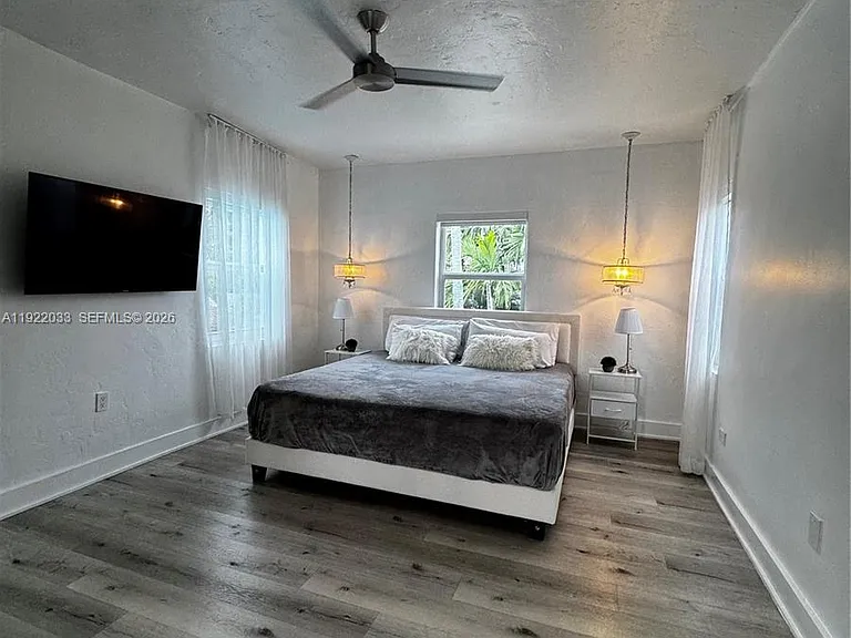 3470 Sheridan Ave — Photo 24