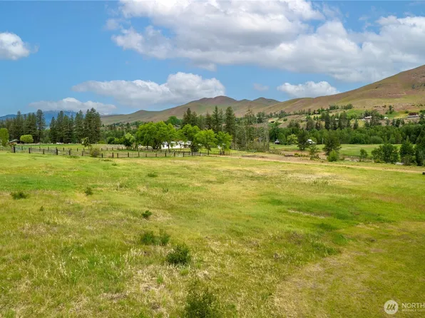 99 Poorman Creek Road, Twisp, WA 98856