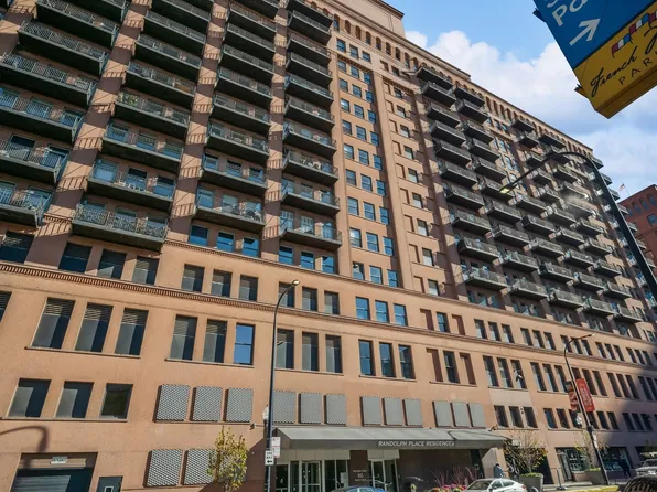 165 N Canal St APT 1309, Chicago, IL 60606