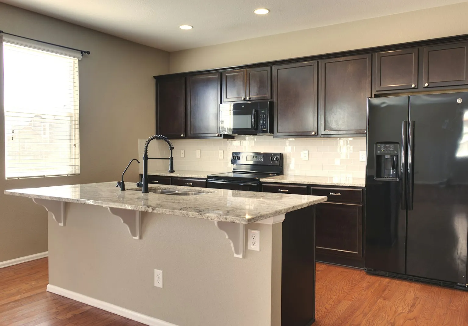 10434 Troy Street — Photo 4
