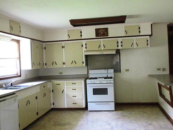 5th image of 551 N 11th St