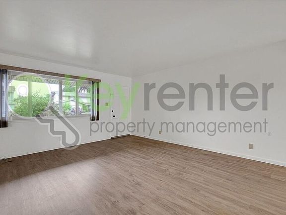5th image of 2308 Rogue River Dr