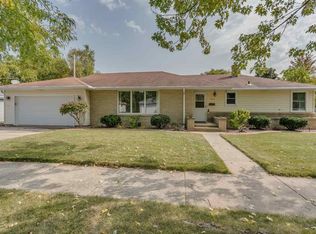 2204 N Racine St, Appleton, WI 54911