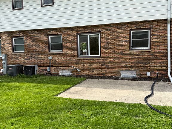 3rd image of 1549 Dover Dr