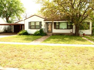 739 W Grover St, Floydada, TX 79235