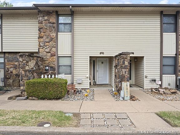 2nd image of 810 N 46th St