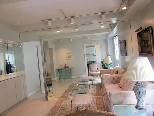Rented by New York Cosmopolitan Realty | media 21