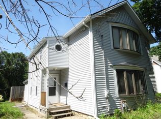214 E Main St, Carpentersville, IL