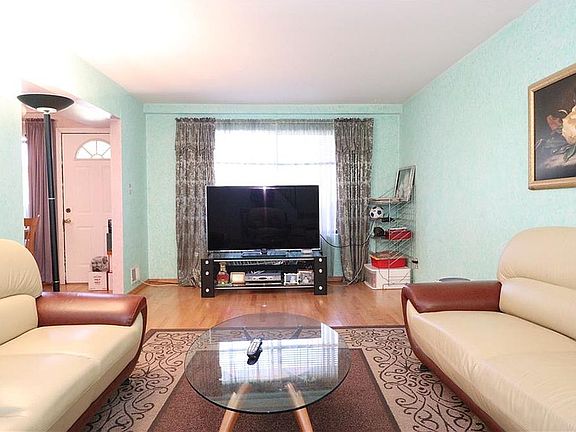 4th image of 34 Raily Ct #1