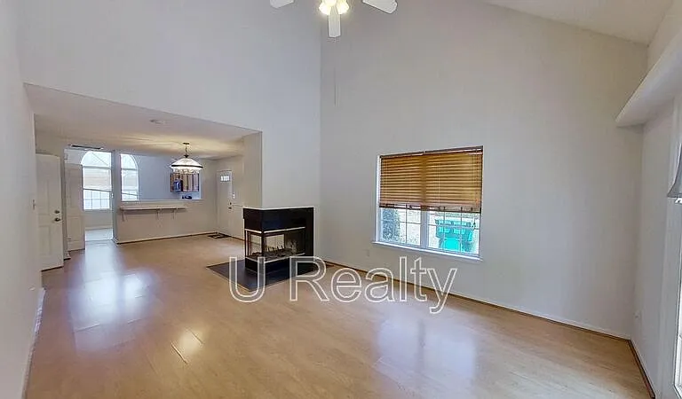 8327 Southgate Commons Dr — Photo 5