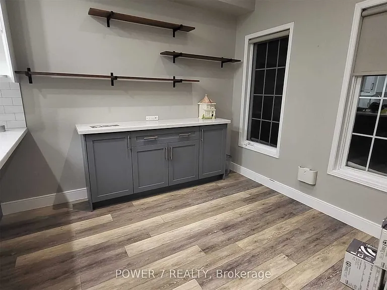 254 Bur Oak Ave — Photo 3