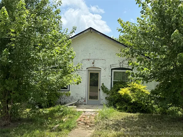 1123 E Pecan St, Cushing, OK 74023