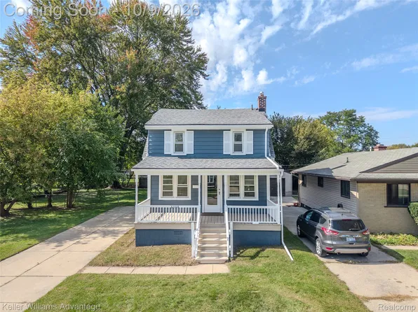 6368 Hazel St, Taylor, MI 48180