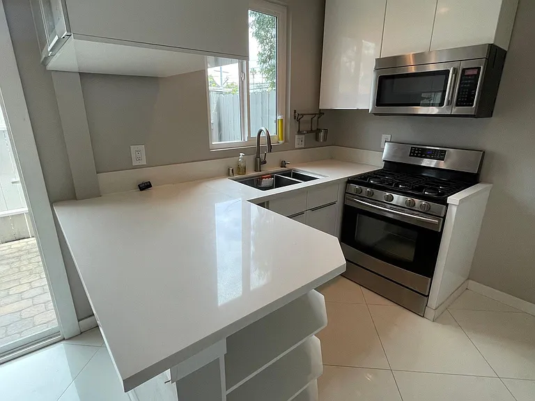 4733 W Mountain View Dr #3 — Photo 2